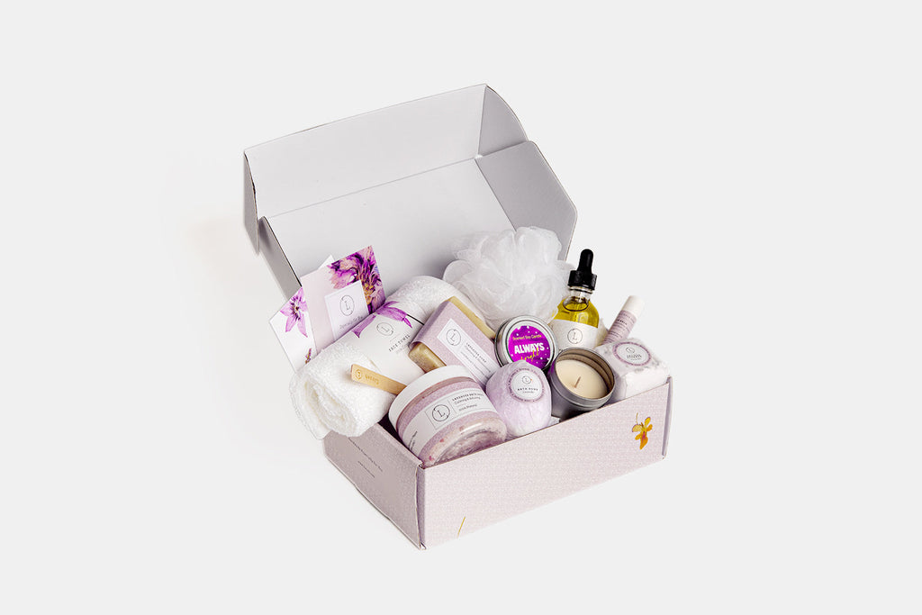 One year - SUBSCRIPTION BOXES for PREGNANCY and NEW MOM - Will be shipped every 3 months